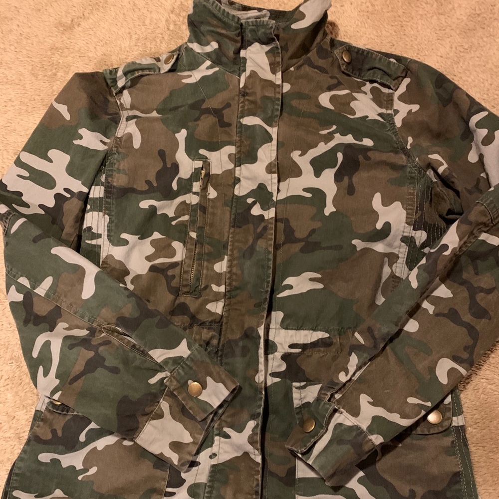 2sable camo utility jacket women’s size large